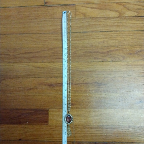 1972 Vintage Avon Faux Amethyst Gemstone Gold Tone Pendant Necklace 30" Chain - Picture 5 of 8